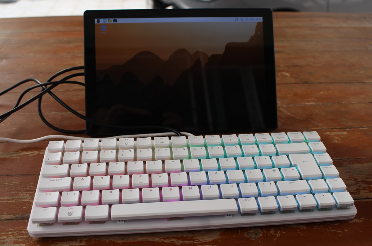 Raspberry Pi 500 plus Debian 13 Trixie Raspberry Pi 500 plus Debian 13 Trixie