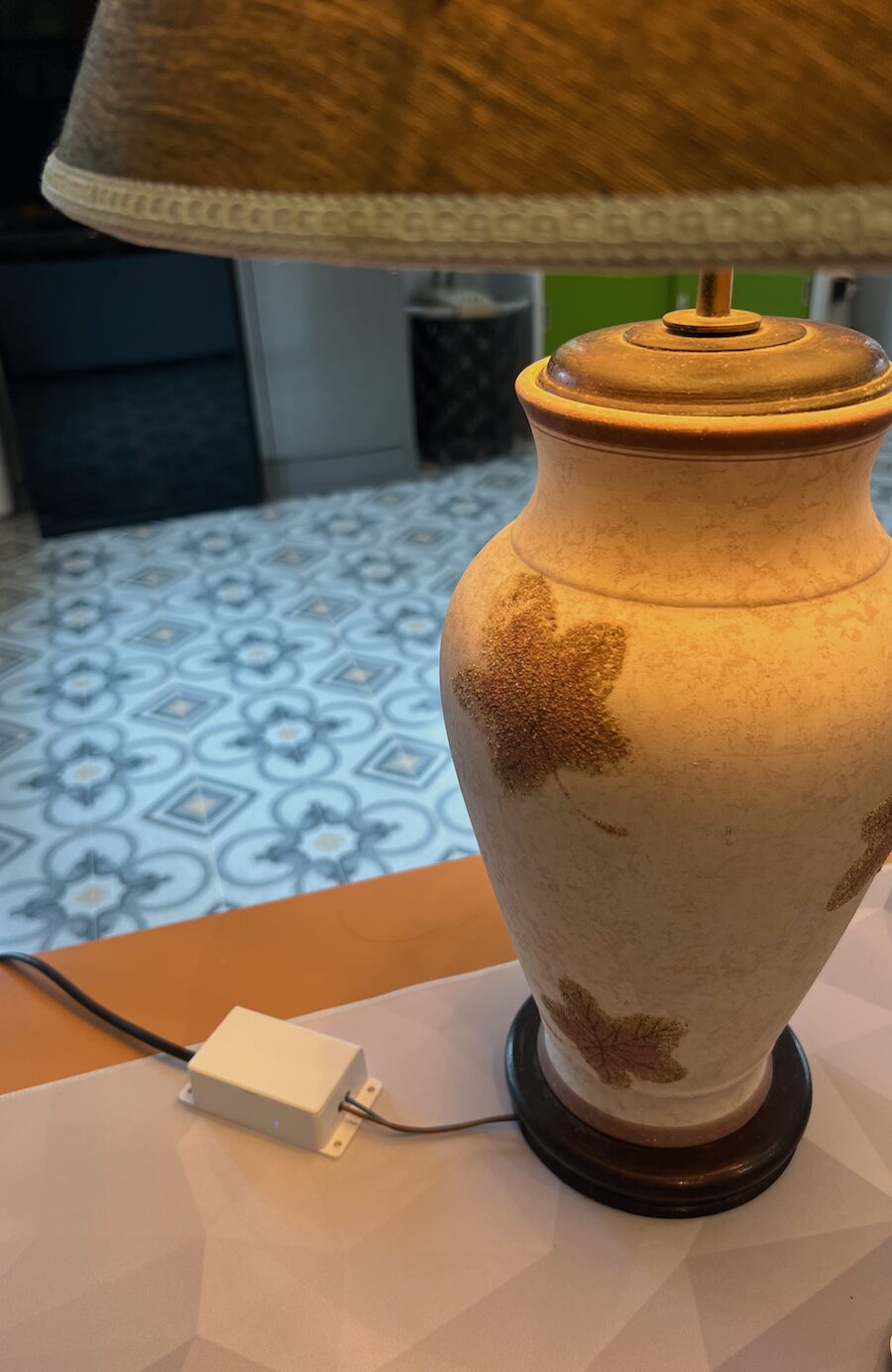 Sonoff BasicR5 Cover Sonoff Basic Gen5 (BASIC-1GS) Matter switch connected to lamp