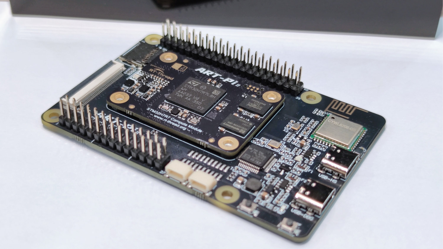 STM32H7R7 development board STM32H7R7 development board