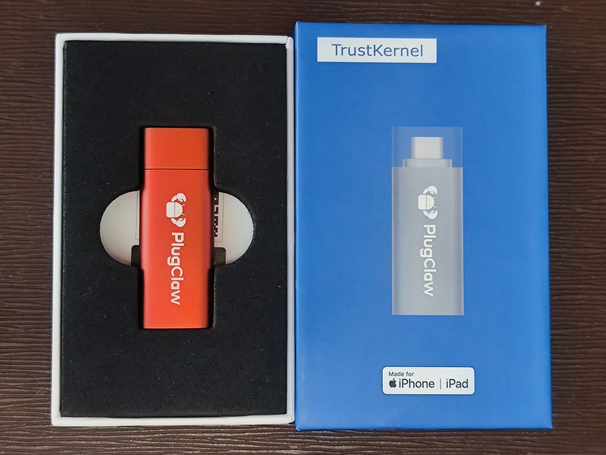plugclaw unboxed in tray plugclaw unboxed in tray